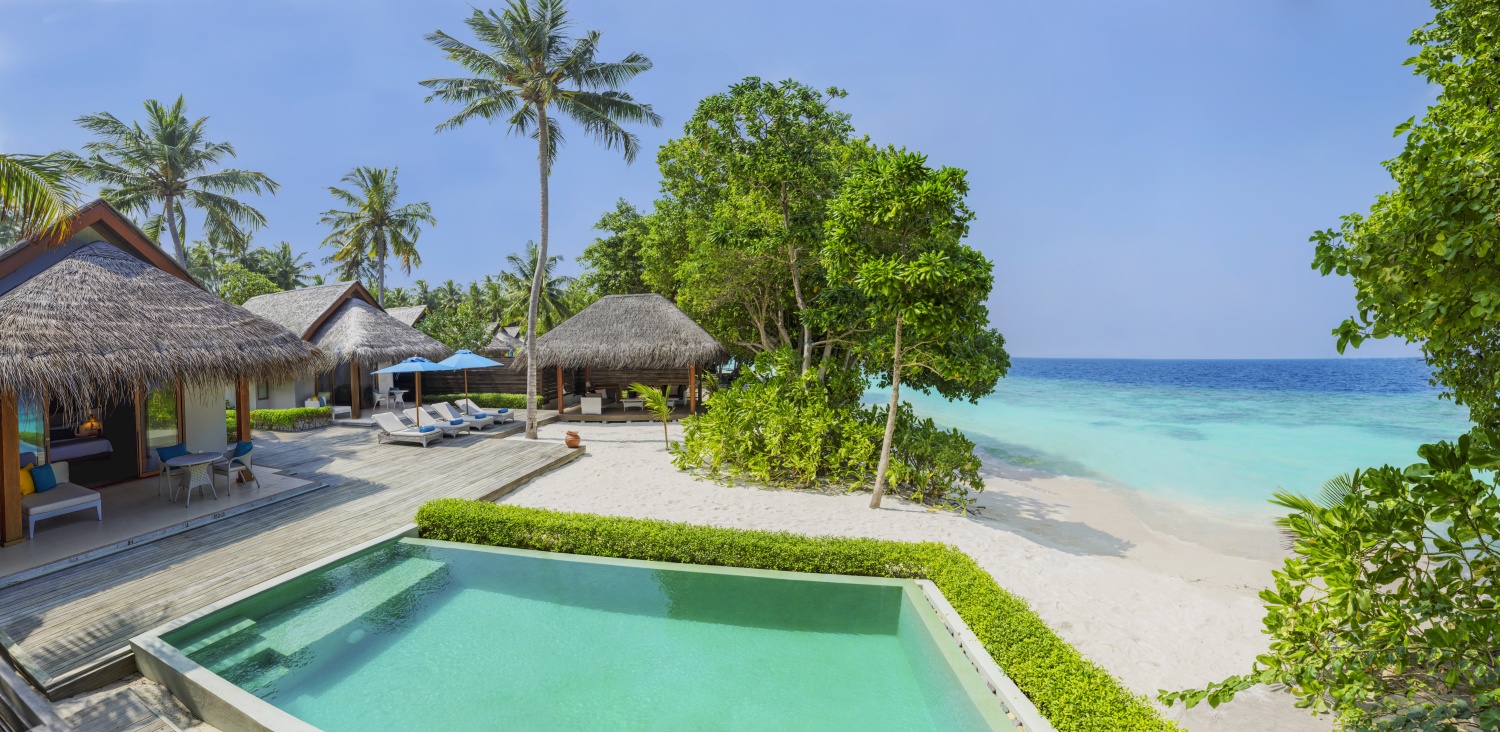 Пляжная вилла с двумя спальнями и бассейном отеля DUSIT THANI MALDIVES Пляжная вилла с двумя спальнями и бассейном