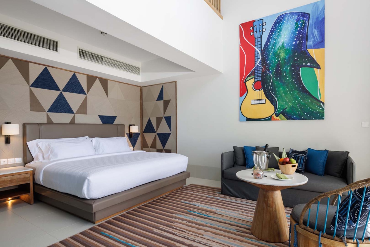 Семейный люкс Silver (дуплекс с двумя спальнями) отеля HARD ROCK HOTEL MALDIVES Семейный люкс Silver (дуплекс с двумя спальнями)