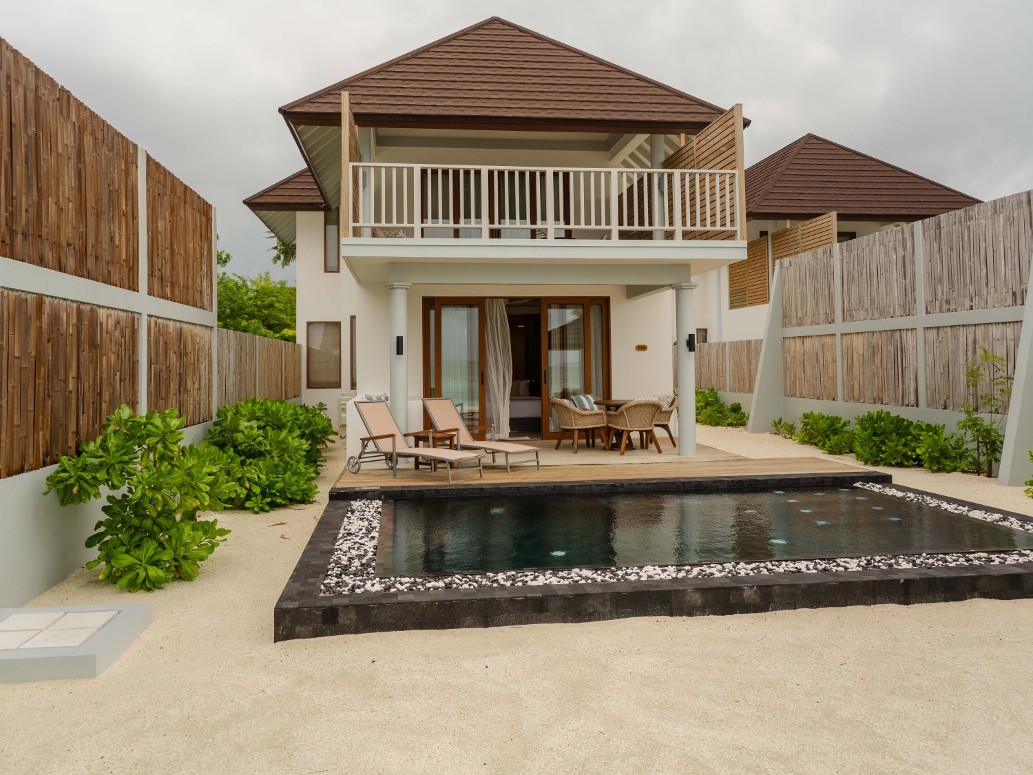Пляжная резиденция с двумя спальнями отеля SUN SIYAM OLHUVELI MALDIVES (EX. OLHUVELI BEACH RESORT) Пляжная резиденция с двумя спальнями