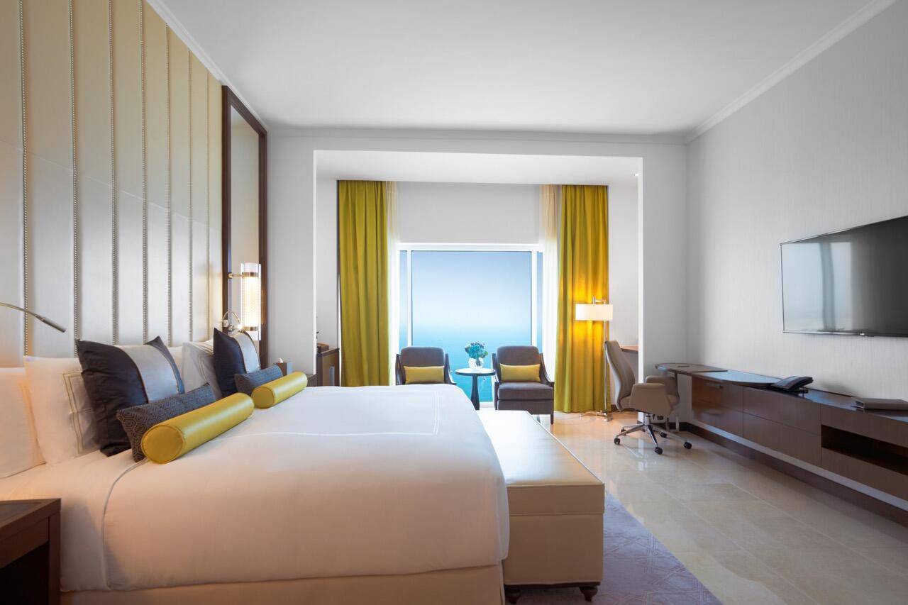 Семейный номер с двумя спальнями отеля RIXOS MARINA ABU DHABI Семейный номер с двумя спальнями