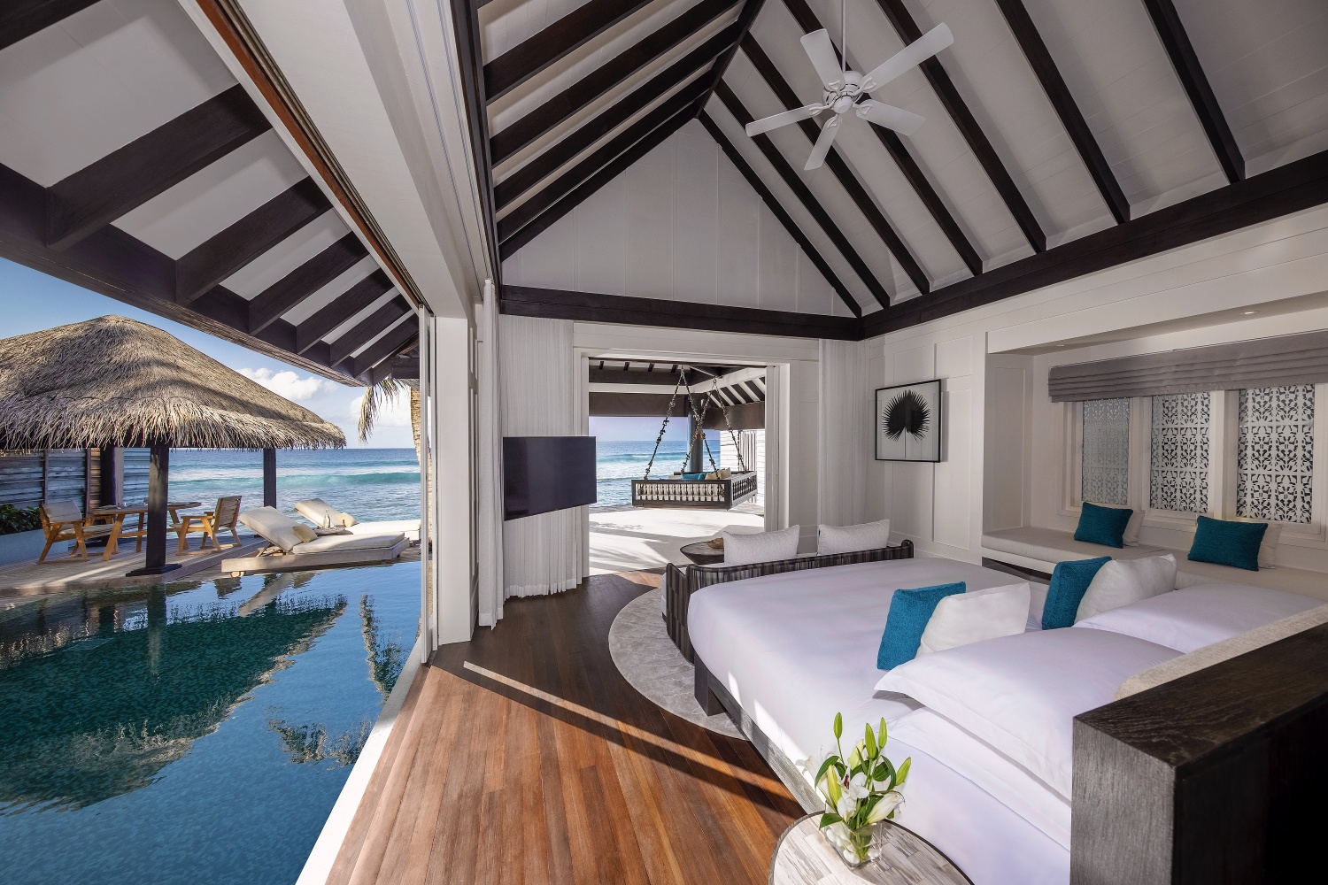 Океанский домик с бассейном отеля NALADHU MALDIVES Океанский домик с бассейном