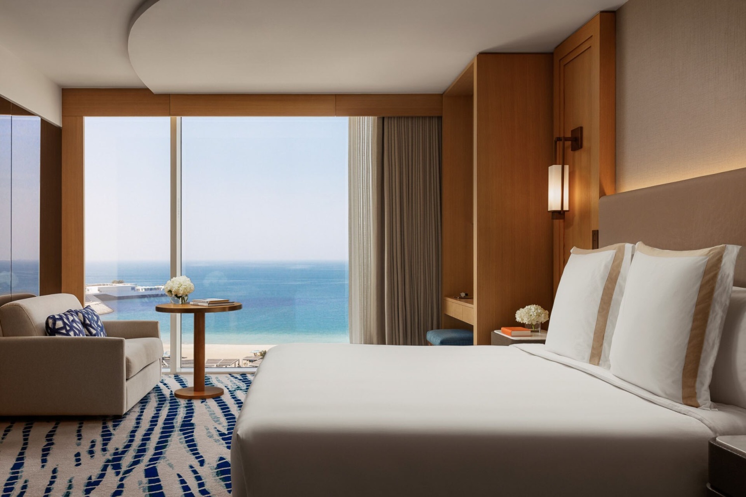 Семейный номер Ocean с двумя спальнями отеля JUMEIRAH BEACH HOTEL Семейный номер Ocean с двумя спальнями