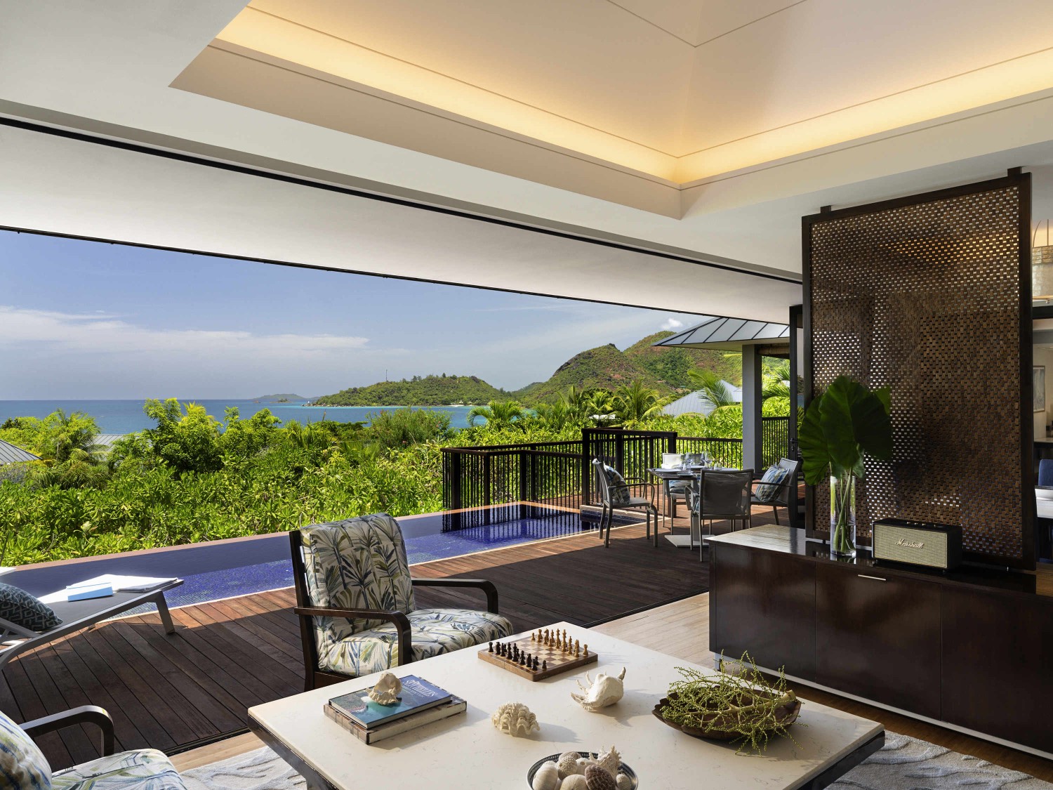 Вилла с двумя спальнями с бассейном и видом на океан отеля RAFFLES PRASLIN SEYCHELLES Вилла с двумя спальнями с бассейном и видом на океан