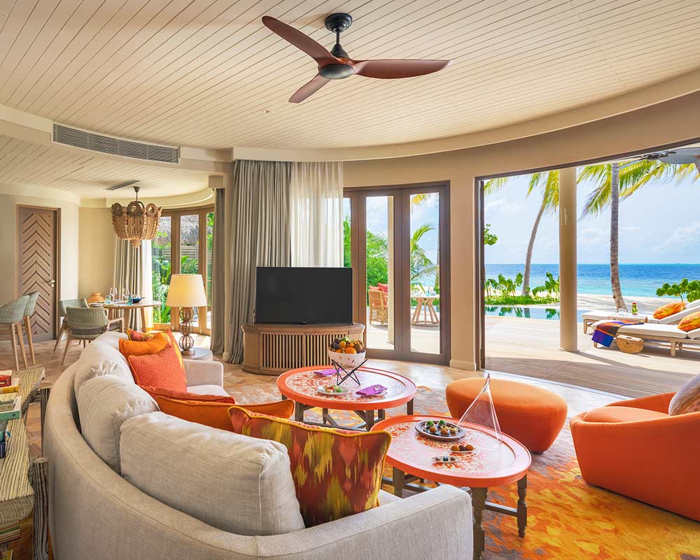 Водная резиденция с бассейном отеля THE NAUTILUS MALDIVES Водная резиденция с бассейном