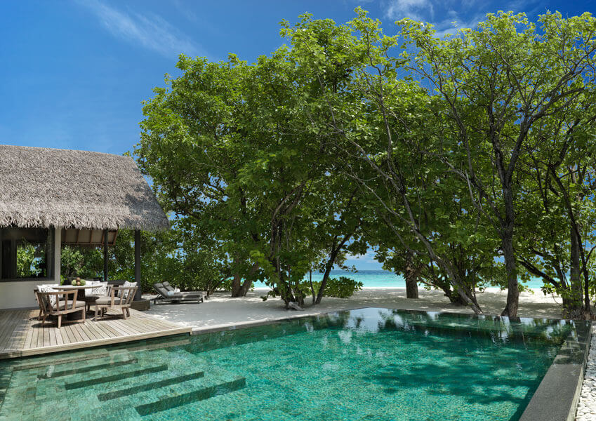 Пляжная резиденция делюкс с бассейном отеля VAKKARU MALDIVES Пляжная резиденция делюкс с бассейном