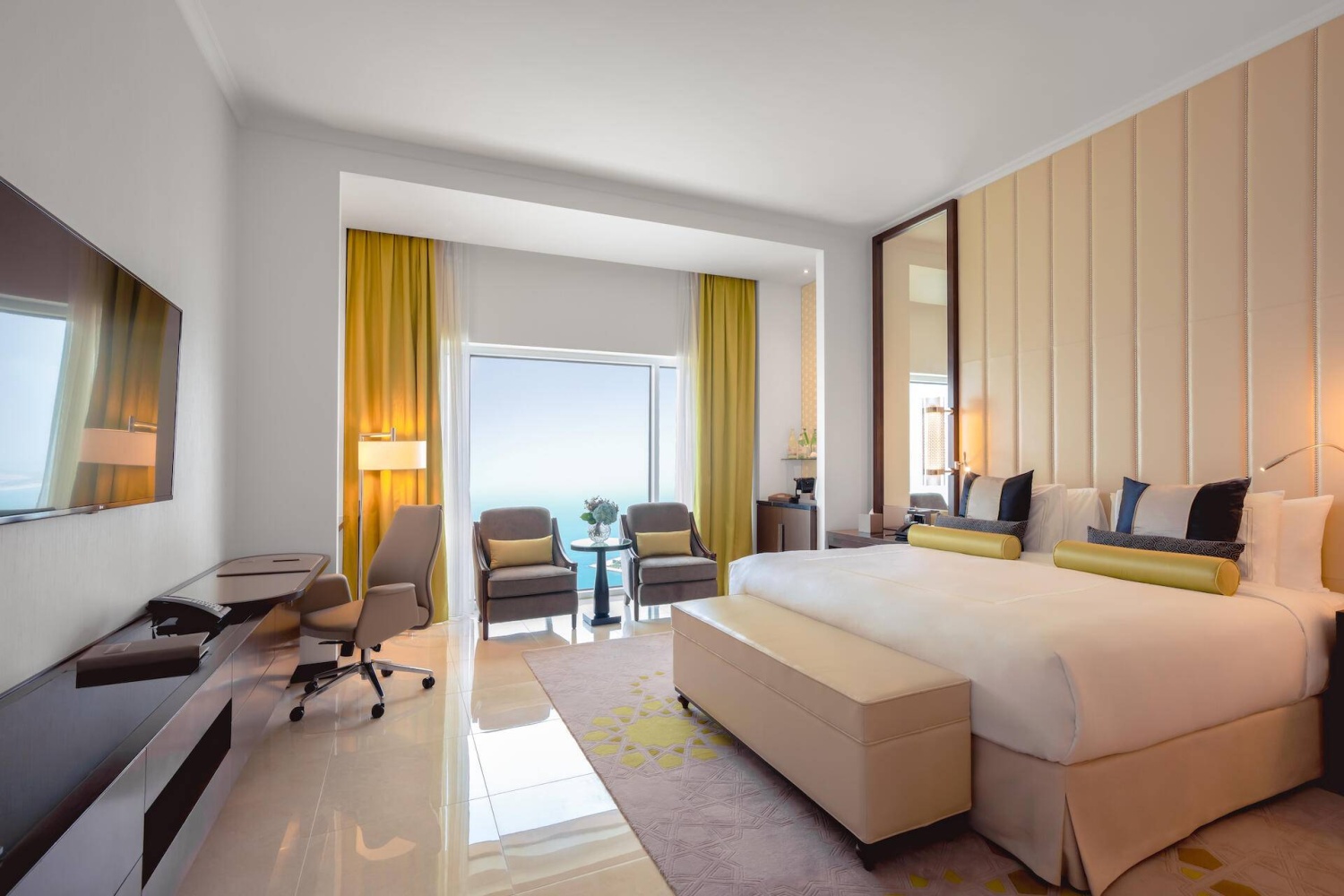 Супериор с видом на море отеля RIXOS MARINA ABU DHABI Супериор с видом на море