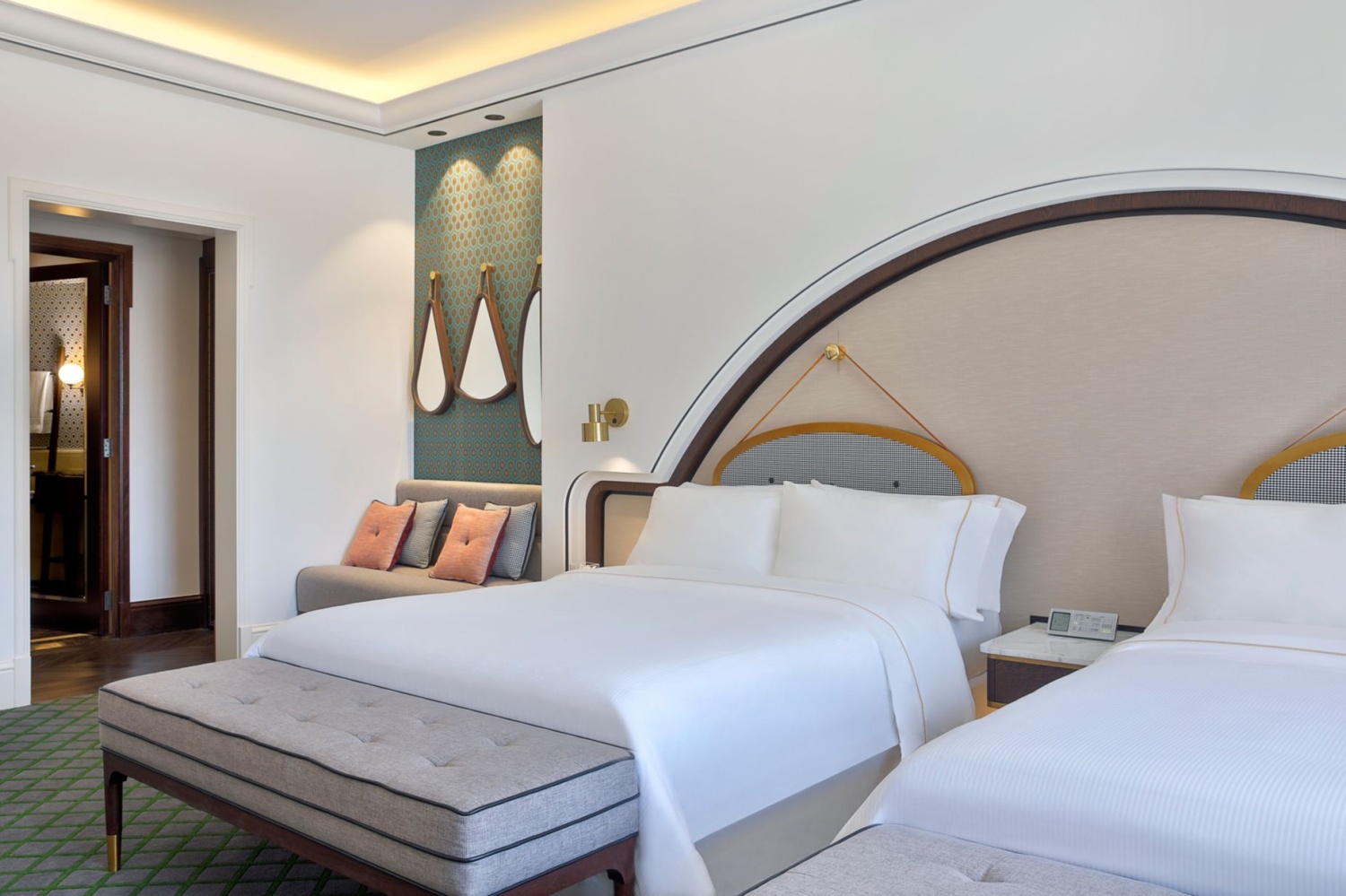 Семейный номер с двумя спальнями и видом на море отеля THE WESTIN DUBAI MINA SEYAHI BEACH RESORT & MARINA Семейный номер с двумя спальнями и видом на море