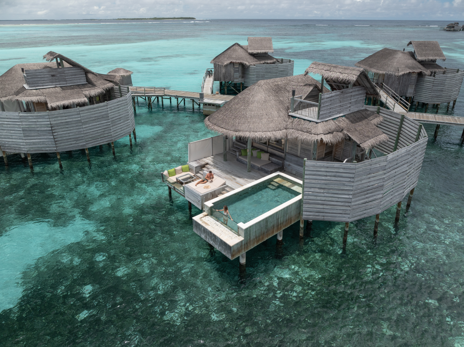 Водная вилла Laamu с бассейном отеля SIX SENSES LAAMU Водная вилла Laamu с бассейном