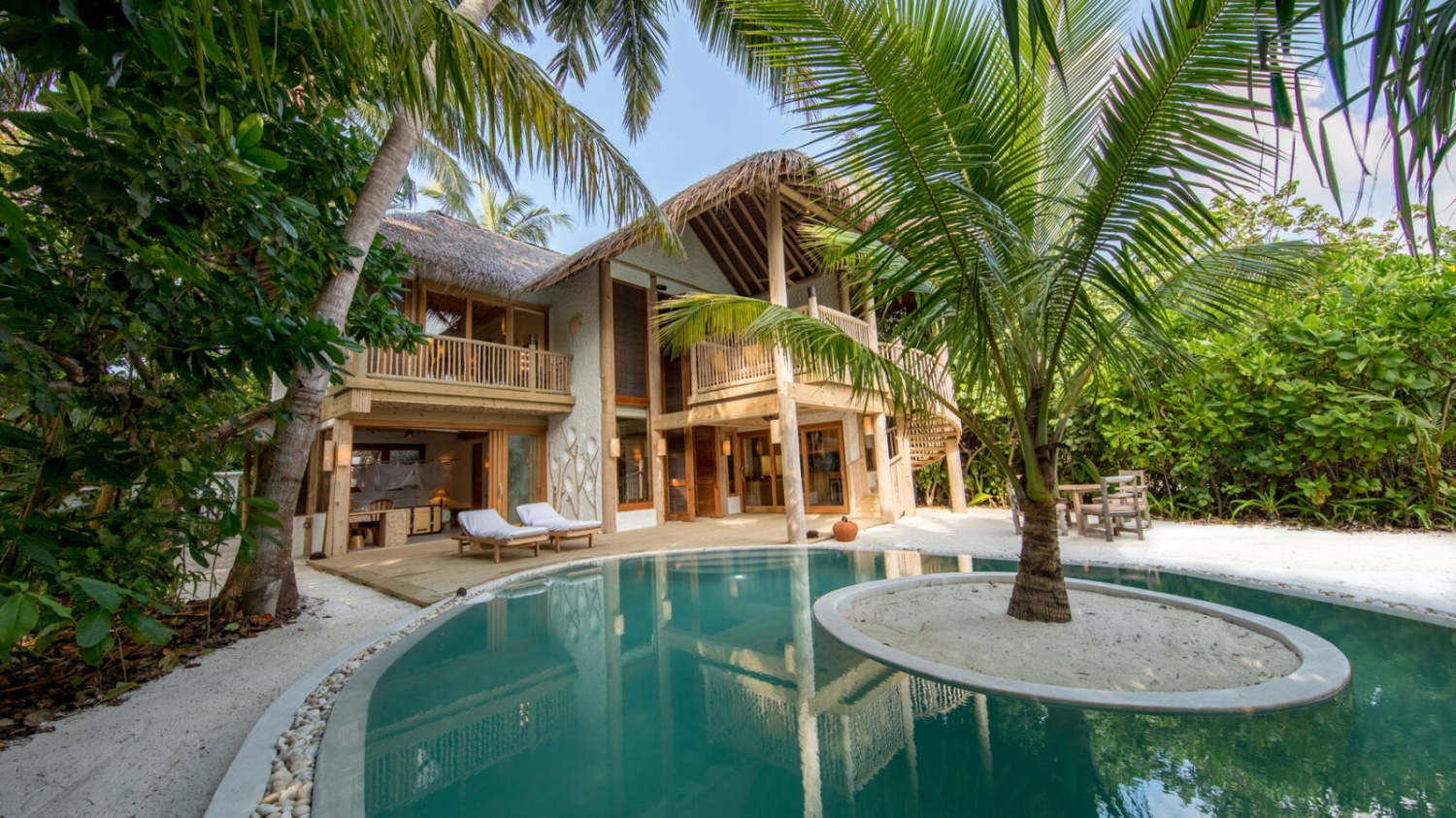 Резиденция Crusoe с двумя спальнями и бассейном отеля SONEVA FUSHI RESORT & SPA Резиденция Crusoe с двумя спальнями и бассейном