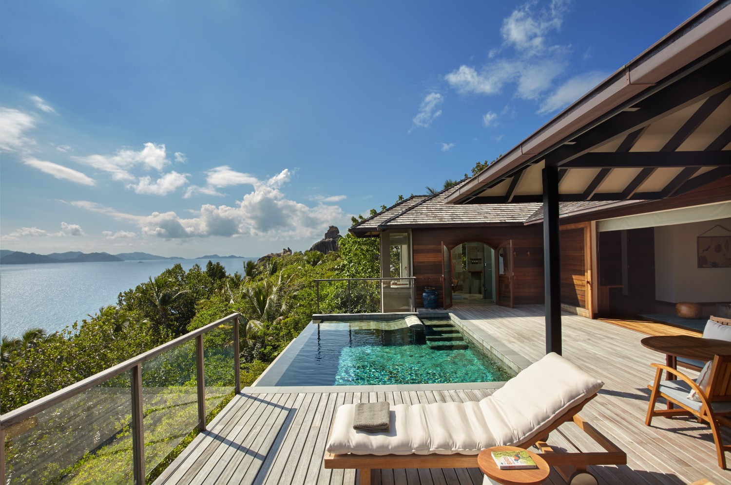 Панорамная вилла с бассейном отеля SIX SENSES ZIL PASYON Панорамная вилла с бассейном