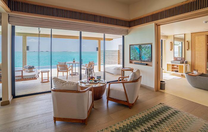Водная вилла с бассейном и видом на восход отеля KUDA VILLINGILI RESORT Водная вилла с бассейном и видом на восход