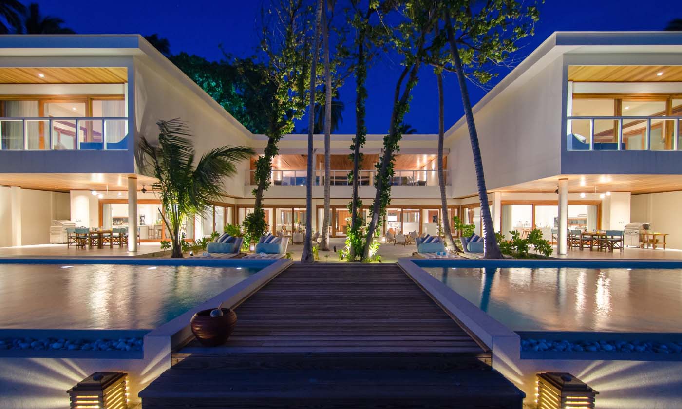 Великолепная пляжная резиденция отеля AMILLA MALDIVES RESORT & RESIDENCES (EX. AMILLA FUSHI) Великолепная пляжная резиденция