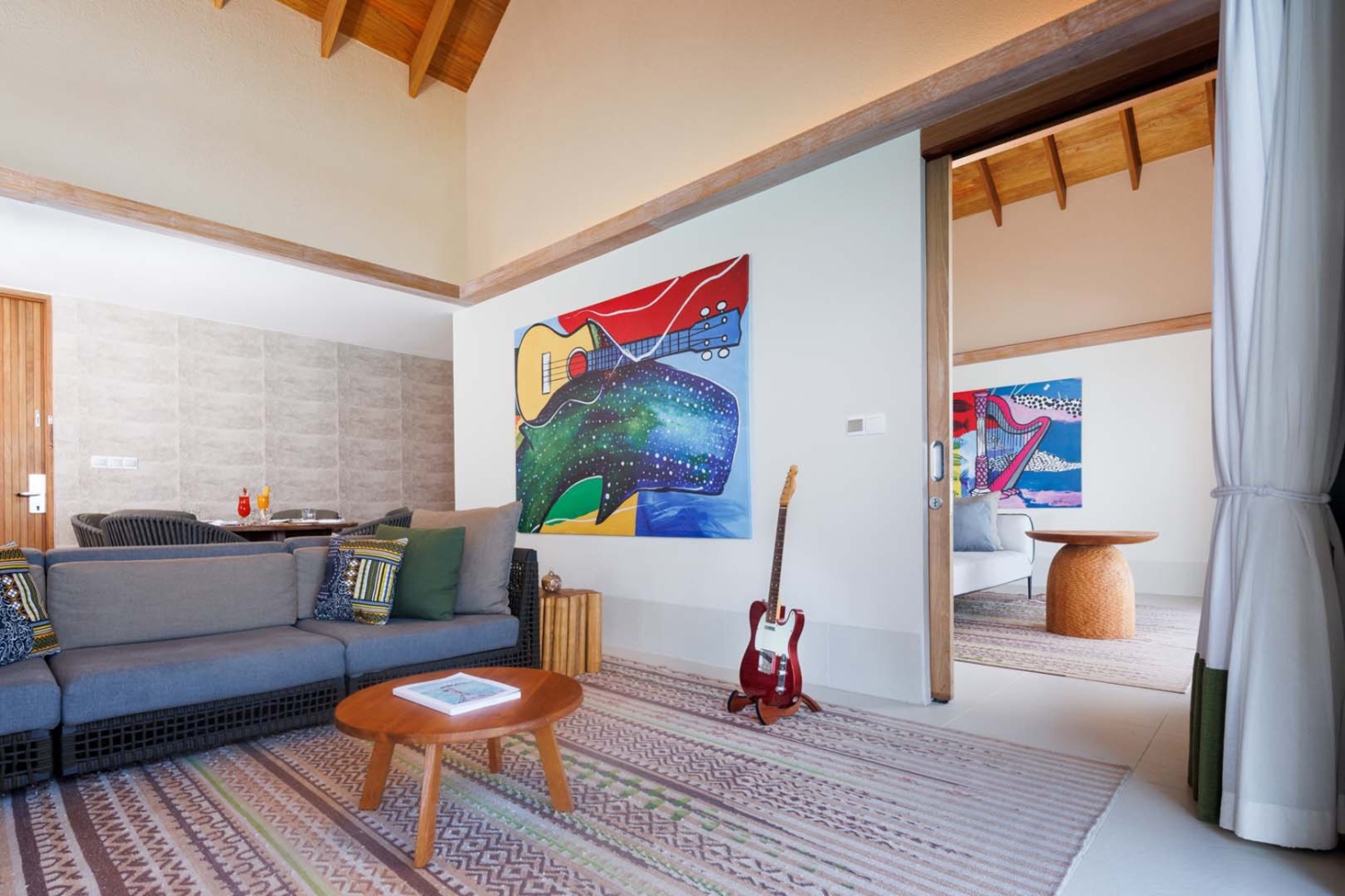 Водная вилла Rock Royalty с двумя спальнями и бассейном отеля HARD ROCK HOTEL MALDIVES Водная вилла Rock Royalty с двумя спальнями и бассейном