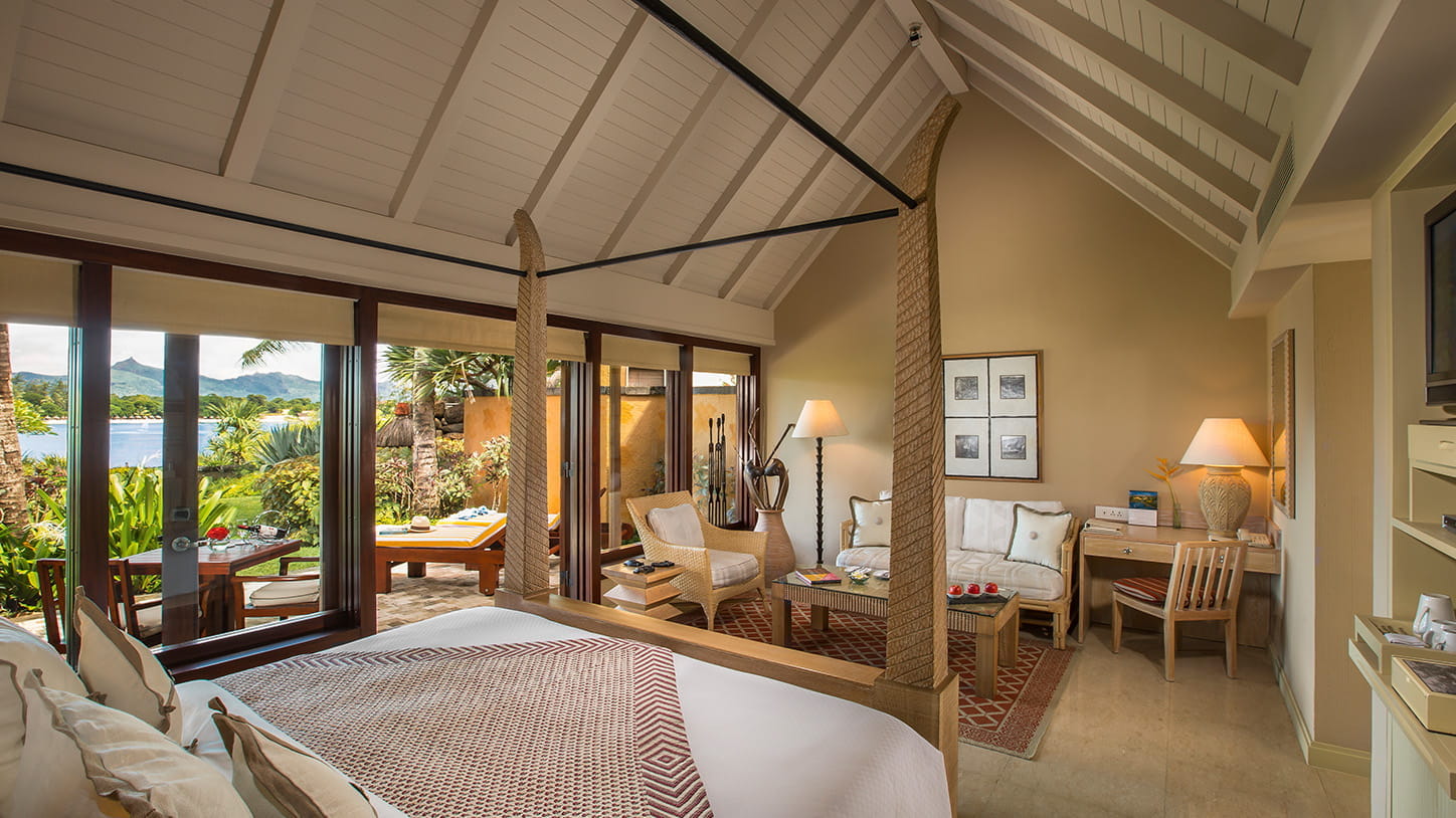 Роскошный павильон с видом на океан отеля THE OBEROI BEACH RESORT Роскошный павильон с видом на океан