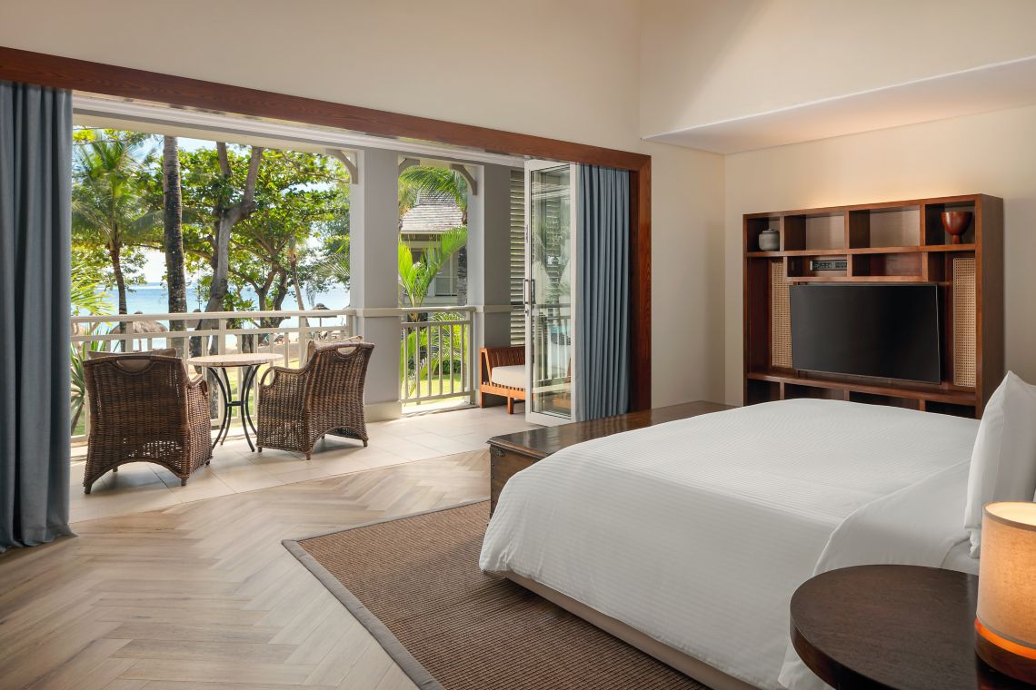 Полулюкс «Райский океан» с балконом отеля JW MARRIOTT MAURITIUS RESORT (EX. ST REGIS) Полулюкс «Райский океан» с балконом
