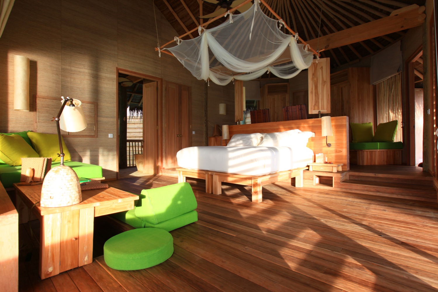Водная вилла с бассейном и видом на океан отеля SIX SENSES LAAMU Водная вилла с бассейном и видом на океан