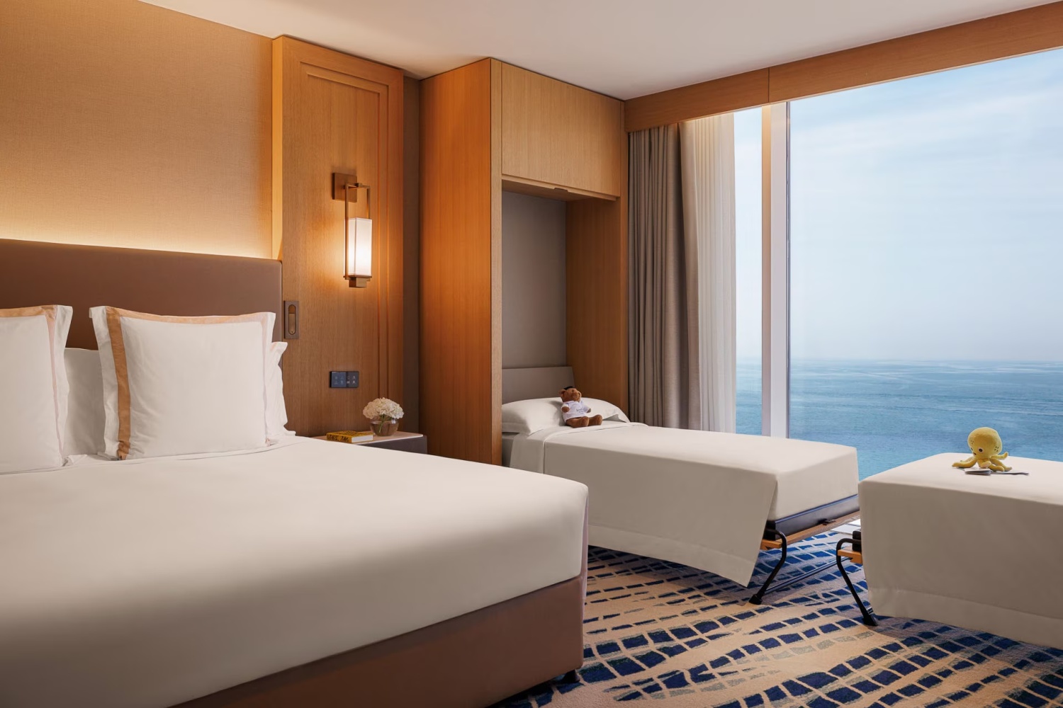 Семейный делюкс Ocean отеля JUMEIRAH BEACH HOTEL Семейный делюкс Ocean