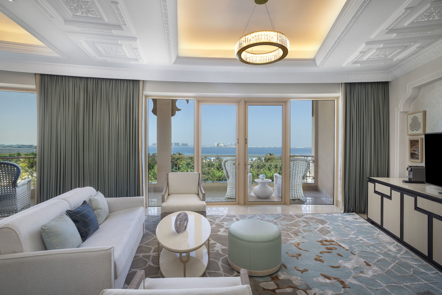 Люкс с двумя спальнями и видом на океан отеля WALDORF ASTORIA RAS AL KHAIMAH Люкс с двумя спальнями и видом на океан
