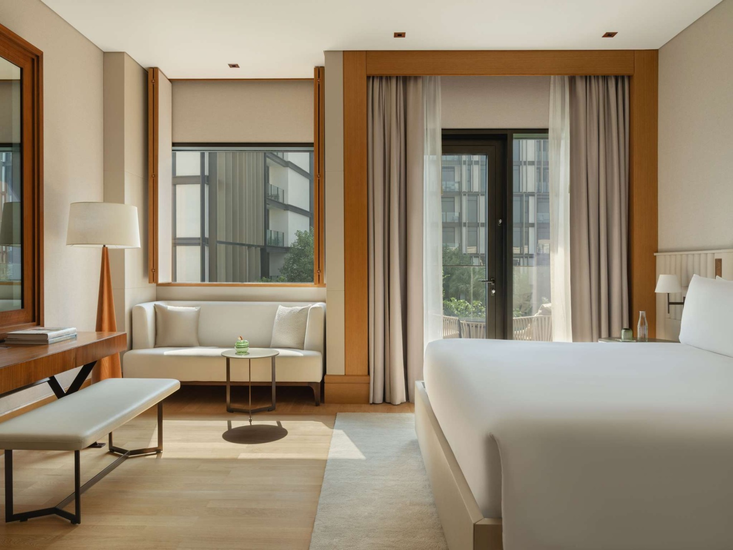 Семейный номер Rising Light отеля DELANO DUBAI (EX. BLUEWATERS BEACH HOTEL) Семейный номер Rising Light