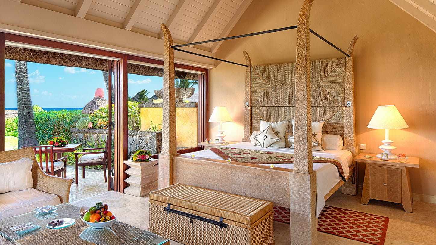 Роскошный павильон с видом на сад отеля THE OBEROI BEACH RESORT Роскошный павильон с видом на сад