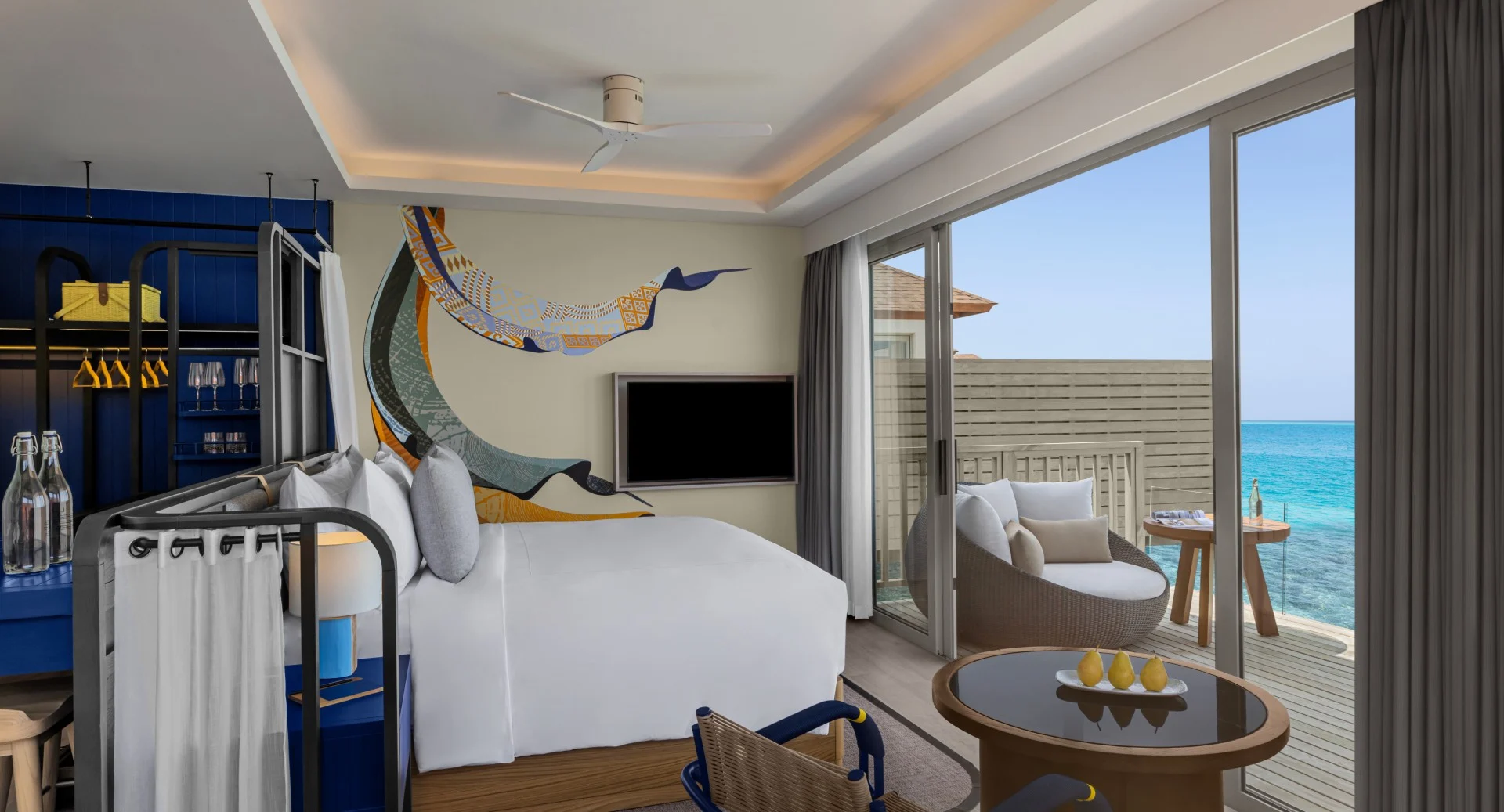 Водная вилла отеля AVANI+ FARES MALDIVES RESORT Водная вилла