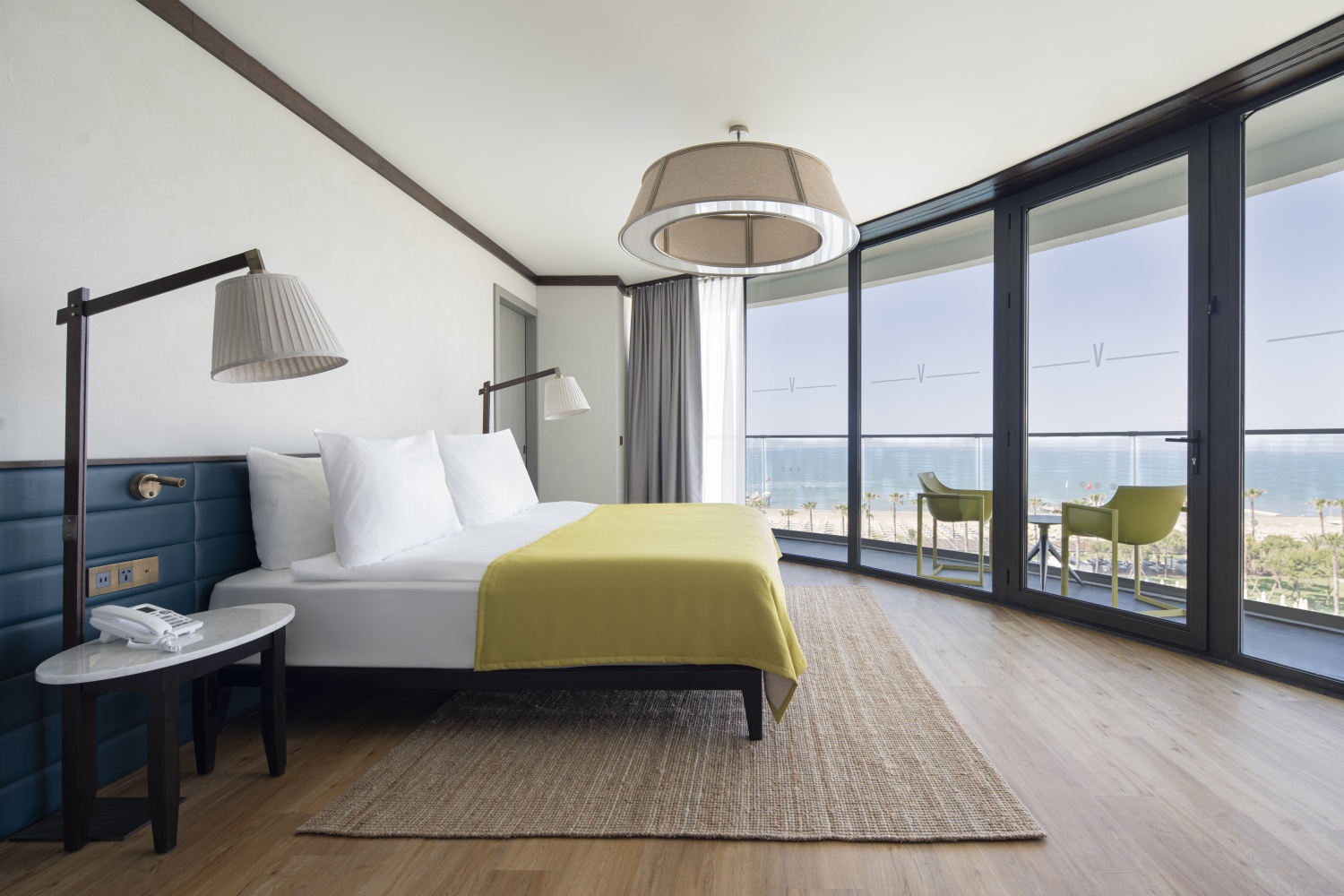 Семейный номер в главном здании с видом на море отеля VOYAGE BELEK GOLF & SPA Семейный номер в главном здании с видом на море