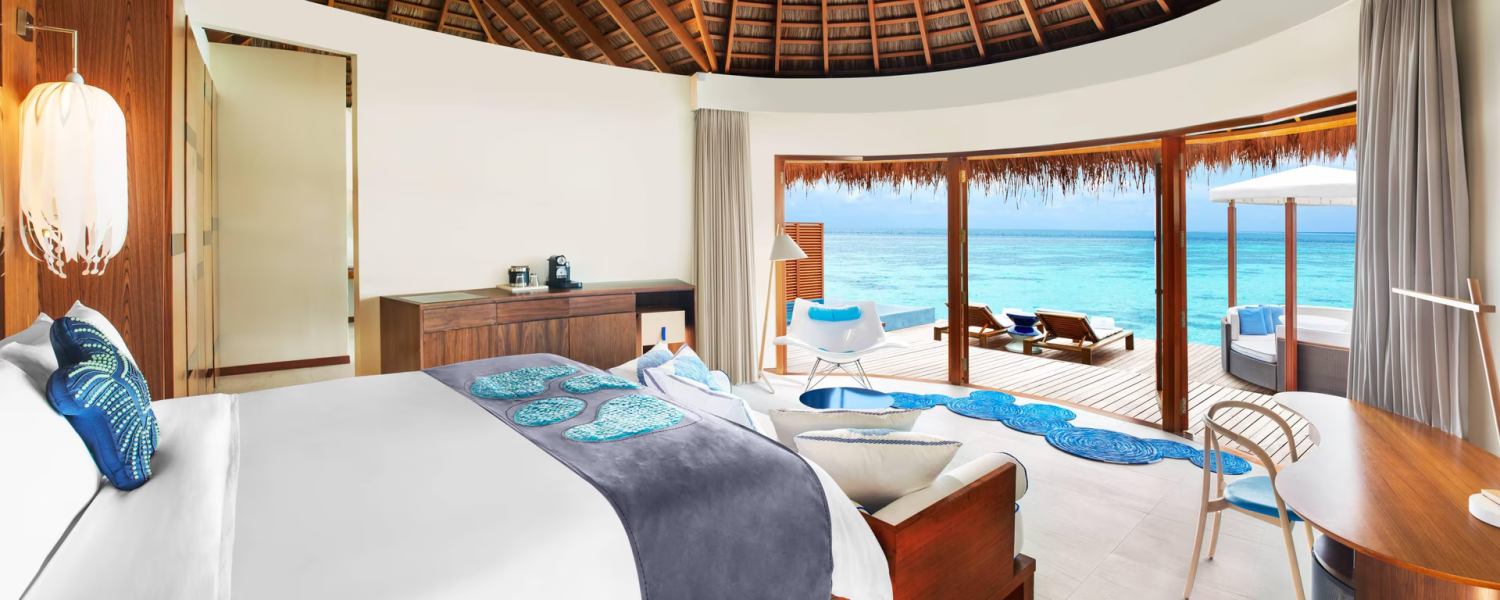 Водная вилла Supreme отеля W MALDIVES (EX. W RETREAT & SPA) Водная вилла Supreme