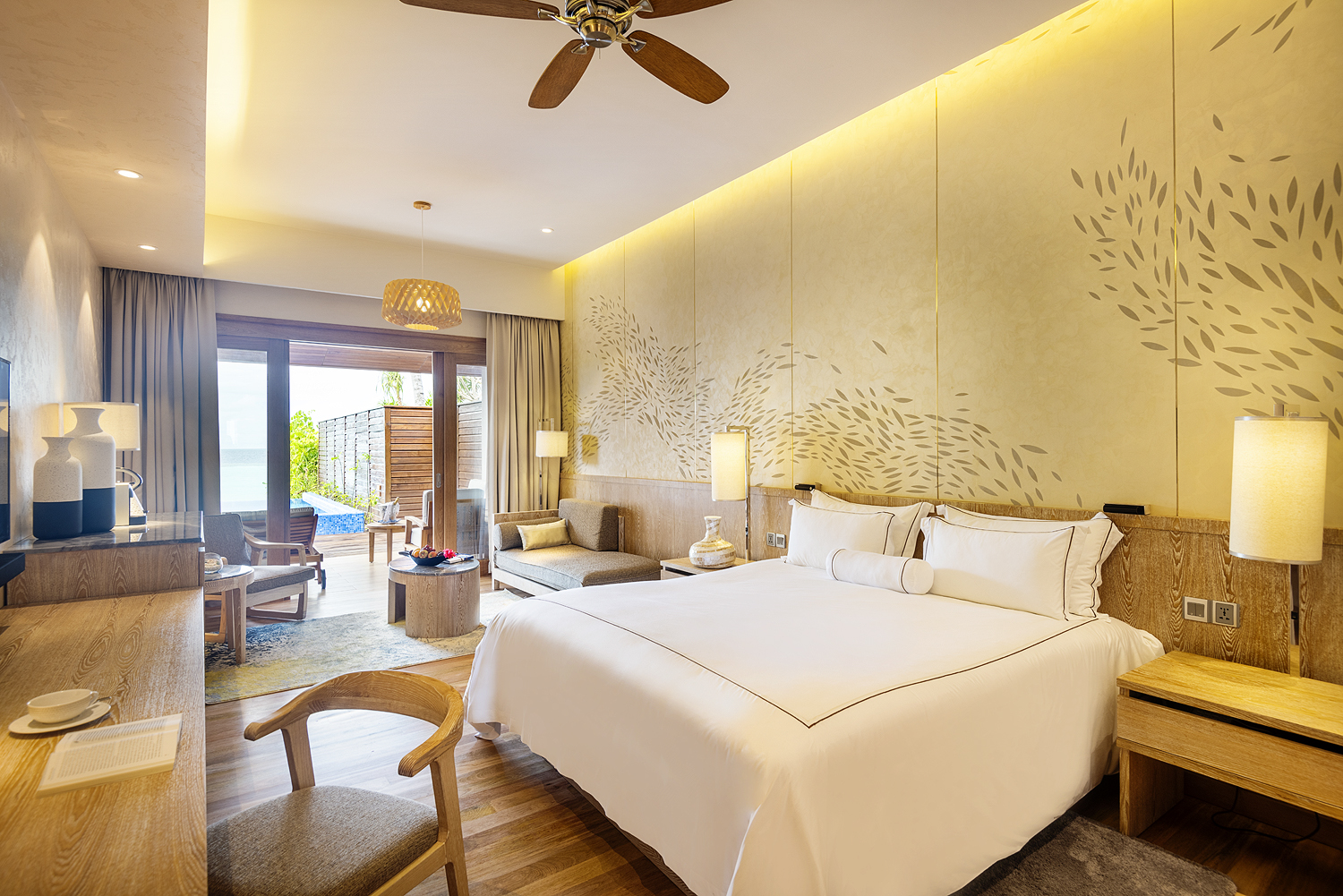 Пляжный люкс с бассейном отеля LILY BEACH RESORT & SPA Пляжный люкс с бассейном