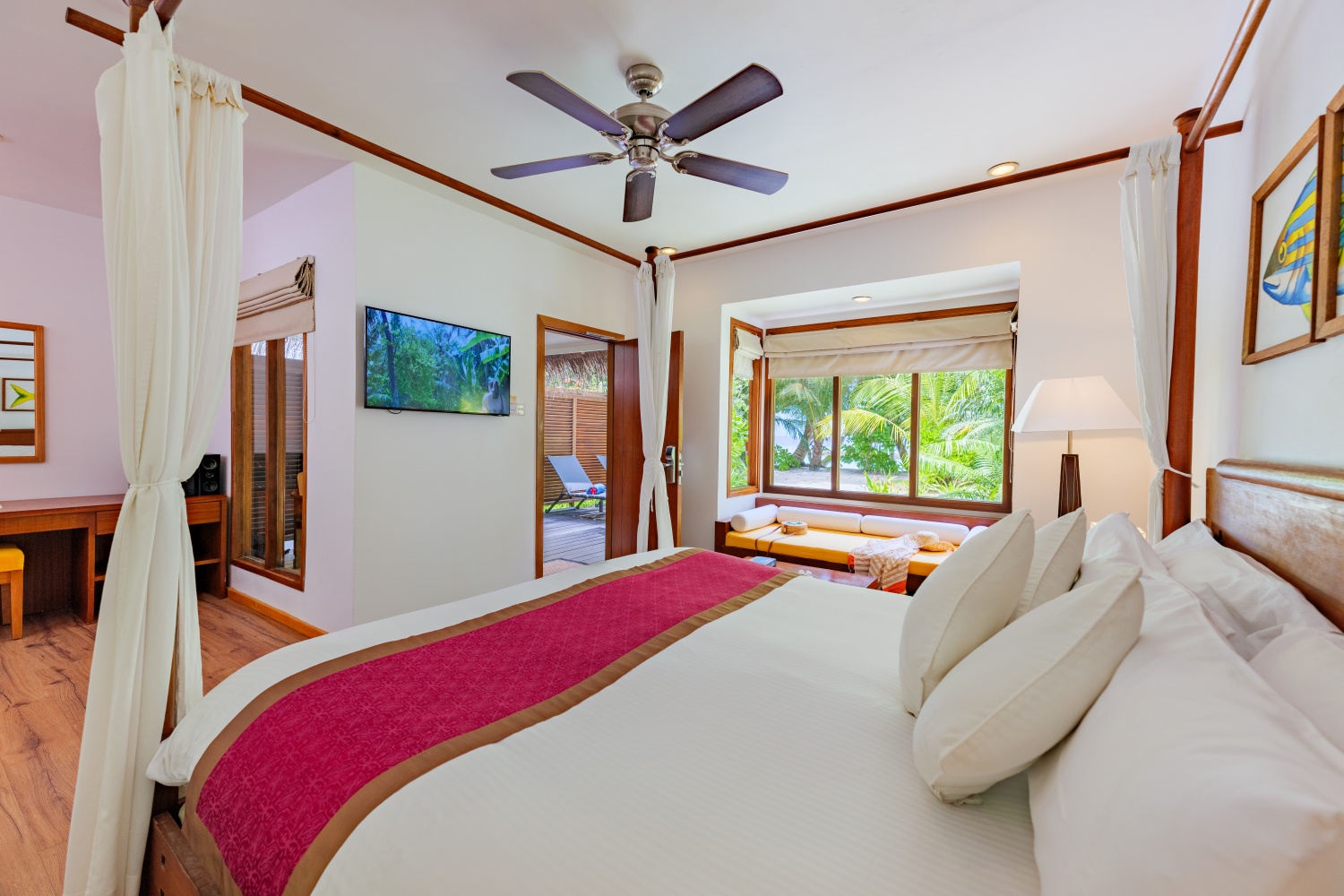 Пляжное бунгало отеля KURAMATHI ISLAND RESORT Пляжное бунгало