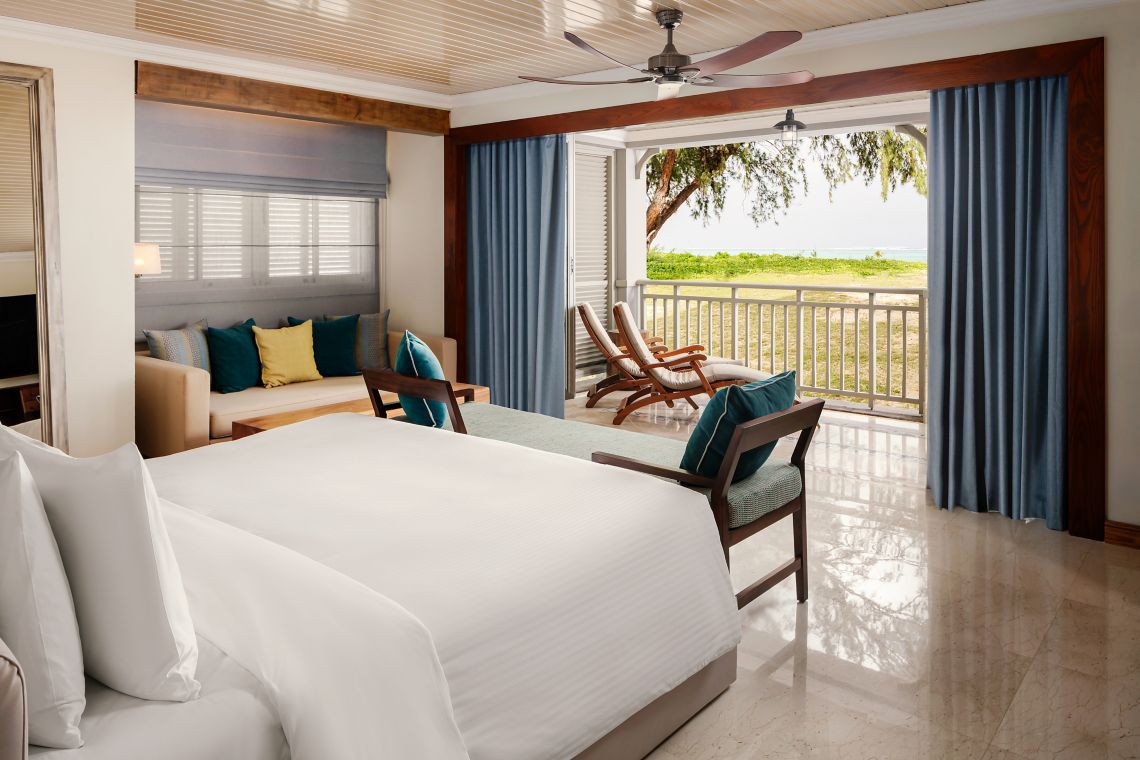 Люкс Le Morne с выходом к пляжу отеля JW MARRIOTT MAURITIUS RESORT (EX. ST REGIS) Люкс Le Morne с выходом к пляжу