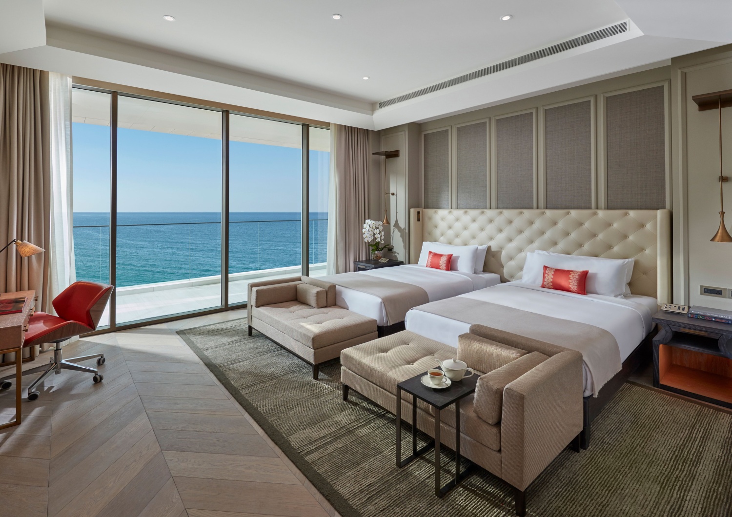 Люкс с двумя спальнями и видом на море отеля MANDARIN ORIENTAL JUMEIRA DUBAI Люкс с двумя спальнями и видом на море