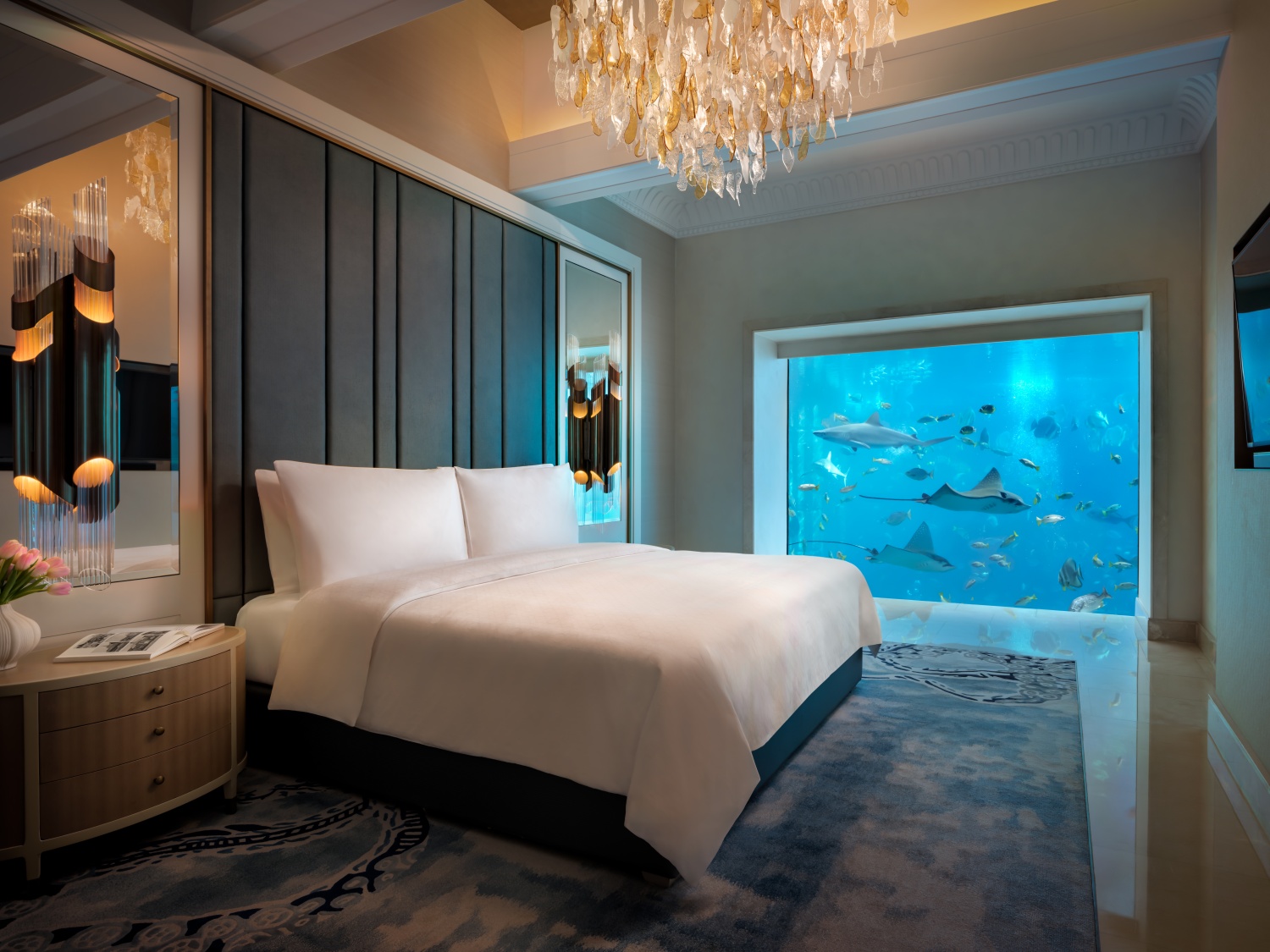 Подводный люкс отеля ATLANTIS THE PALM Подводный люкс