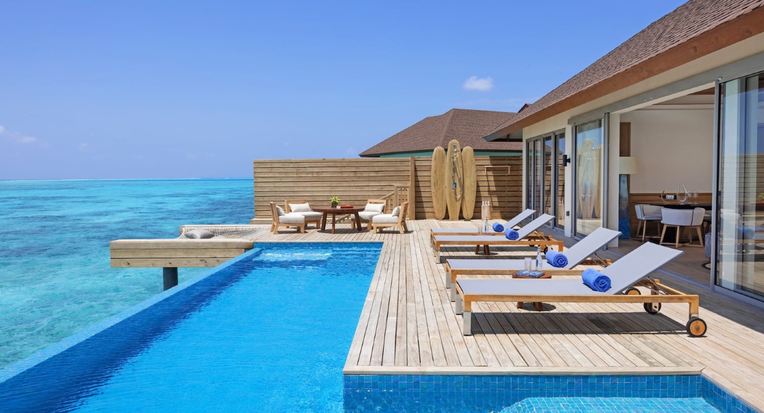 Водная резиденция с двумя спальнями отеля AVANI+ FARES MALDIVES RESORT Водная резиденция с двумя спальнями