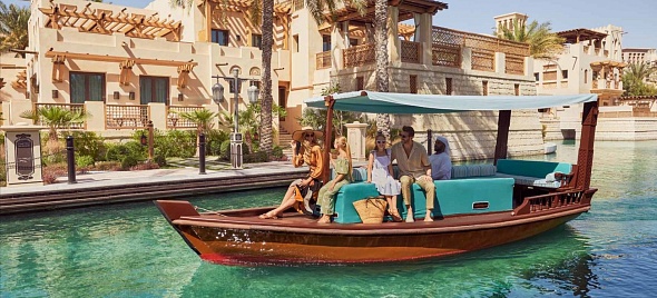 Передвижение по курорту на лодках абра - отель MADINAT JUMEIRAH DAR AL MASYAF